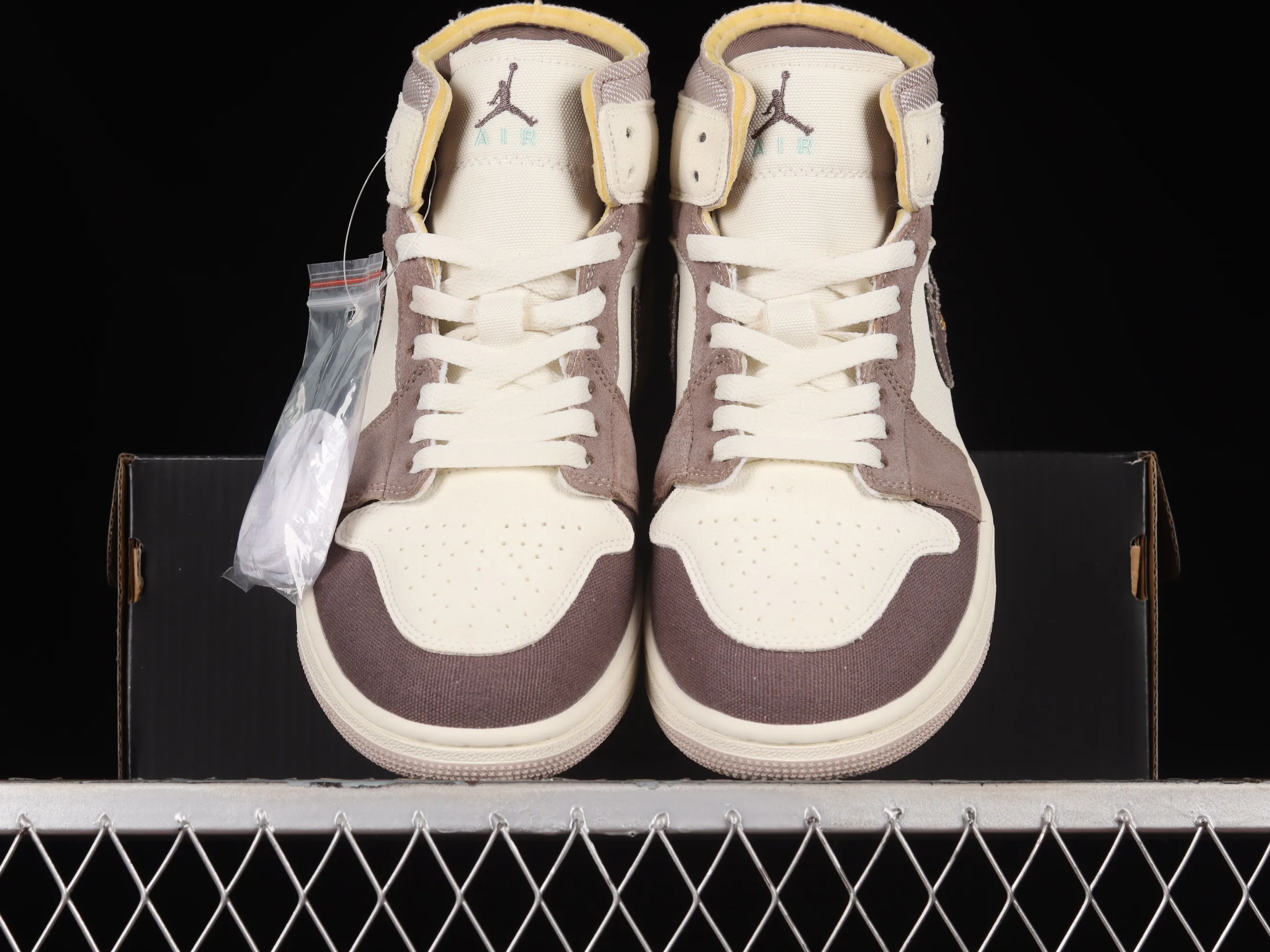All categories Air Jordan Jordan series basketball shoes Air Jordan 1 Mid Air Jordan 1 Mid "Craft Sail" AJ1 Joe 1 brown gray China basketball shoes DM9652-102